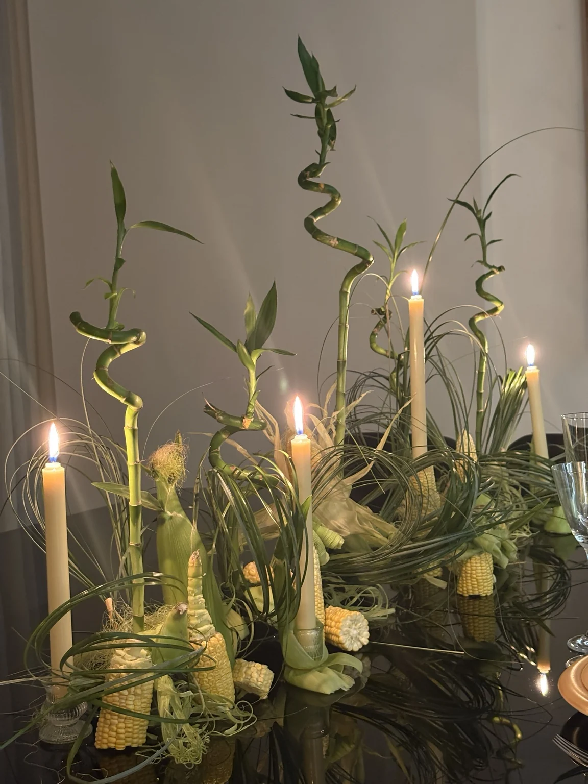 Organic styling with corn husks and candlelight